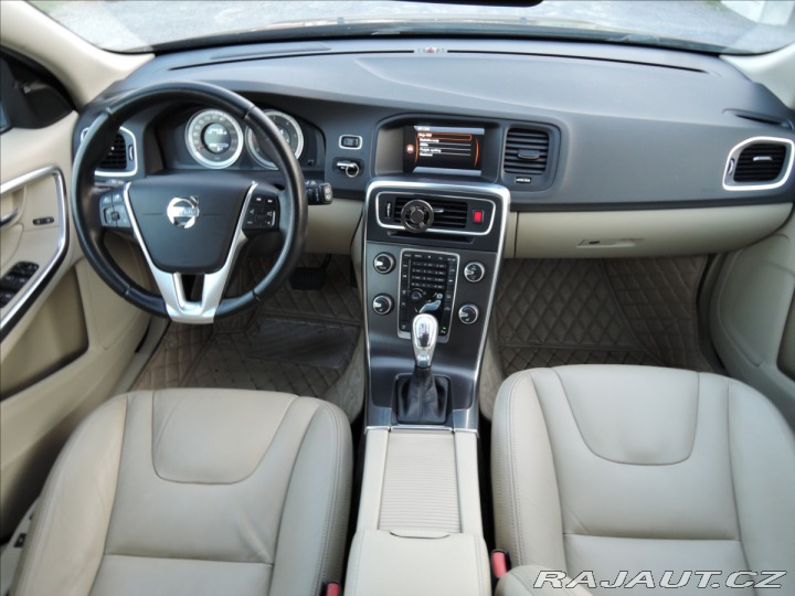Volvo V60 2,0 D4 Aut. Navi Kůže Ser 2012