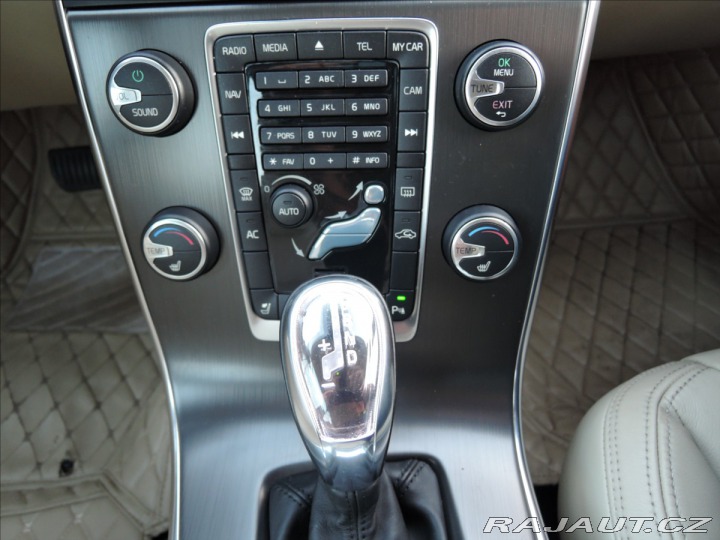 Volvo V60 2,0 D4 Aut. Navi Kůže Ser 2012