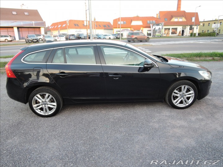 Volvo V60 2,0 D4 Aut. Navi Kůže Ser 2012