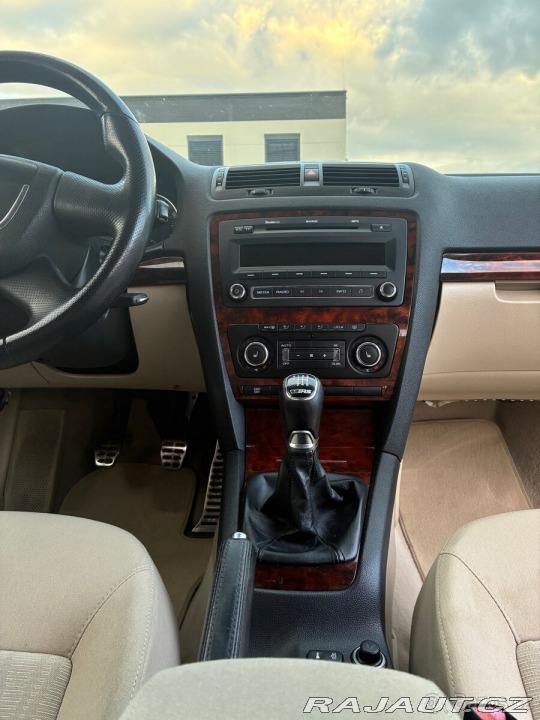 Škoda Octavia 1,6   II FACELIFT MPI 75 2009
