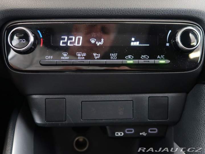 Toyota Yaris 1.5,Hybrid,68KW,CZ,1Maj 2024