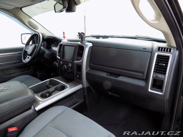 Dodge RAM 1500 5.7 HEMI/CREW CAB/ČR/DPH/ 2022