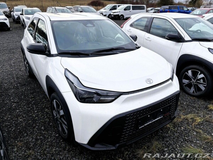 Toyota Aygo 1,5 Hybrid 115 Comfort 1800