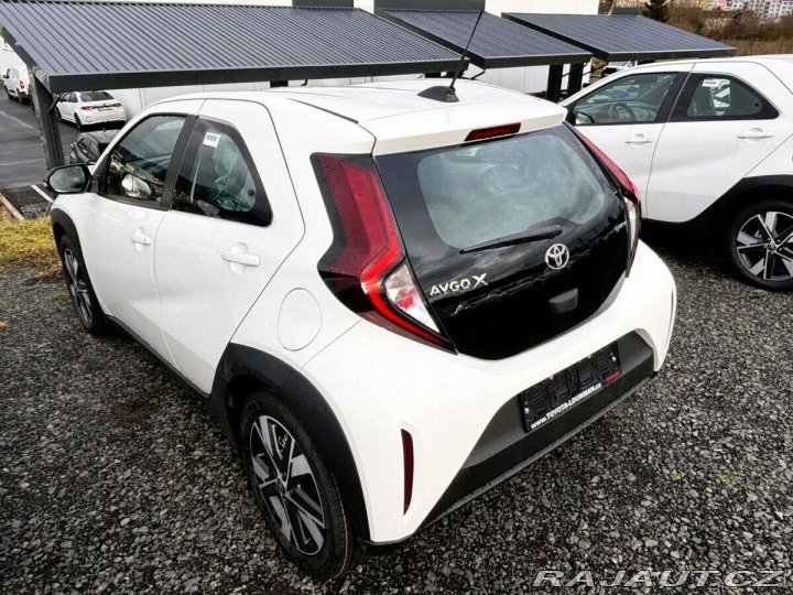 Toyota Aygo 1,5 Hybrid 115 Comfort 1800