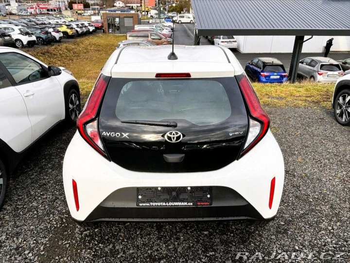 Toyota Aygo 1,5 Hybrid 115 Comfort 1800