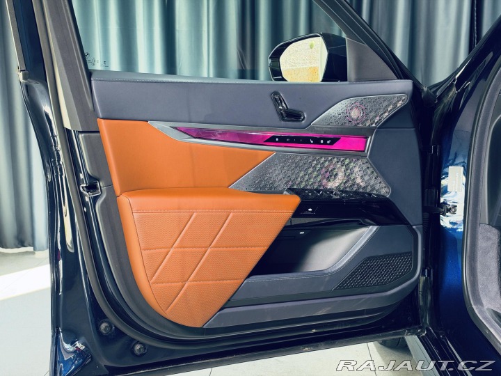 BMW 7 750e*ZÁRUKA*TV*MAX.VÝBAVA 2023