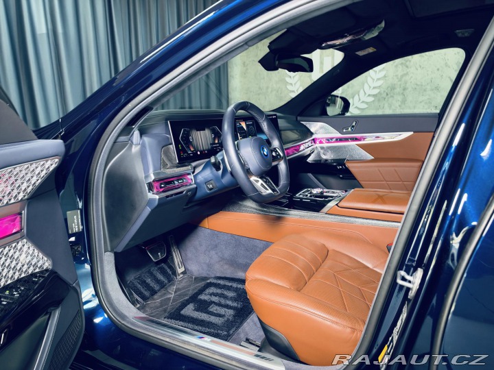 BMW 7 750e*ZÁRUKA*TV*MAX.VÝBAVA 2023