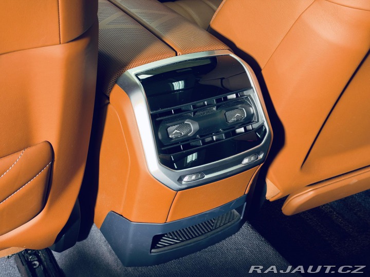 BMW 7 750e*ZÁRUKA*TV*MAX.VÝBAVA 2023