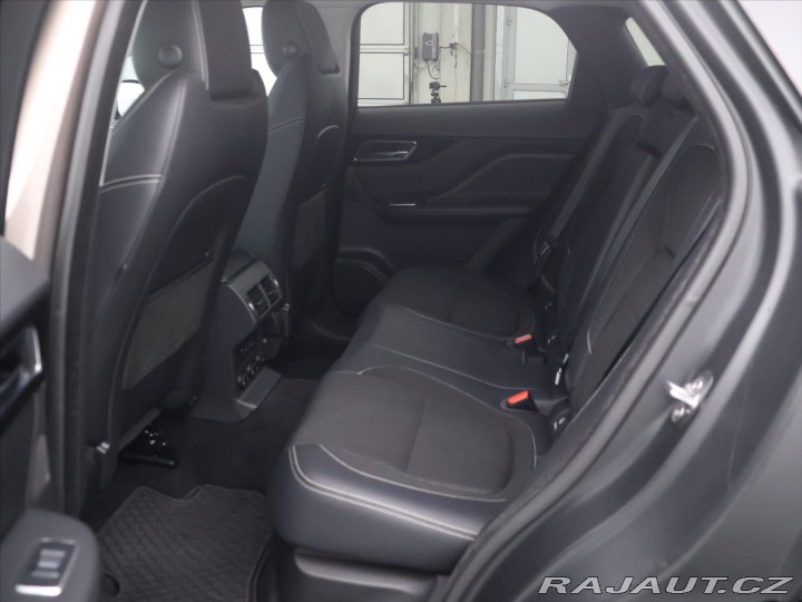 Jaguar F-Pace 3,0 221kW 30d 4x4 Aut. CZ 2016