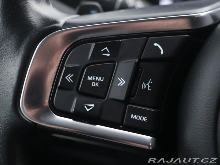 Jaguar F-Pace 3,0 221kW 30d 4x4 Aut. CZ 2016