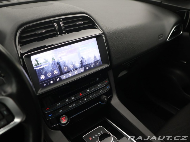 Jaguar F-Pace 3,0 221kW 30d 4x4 Aut. CZ 2016