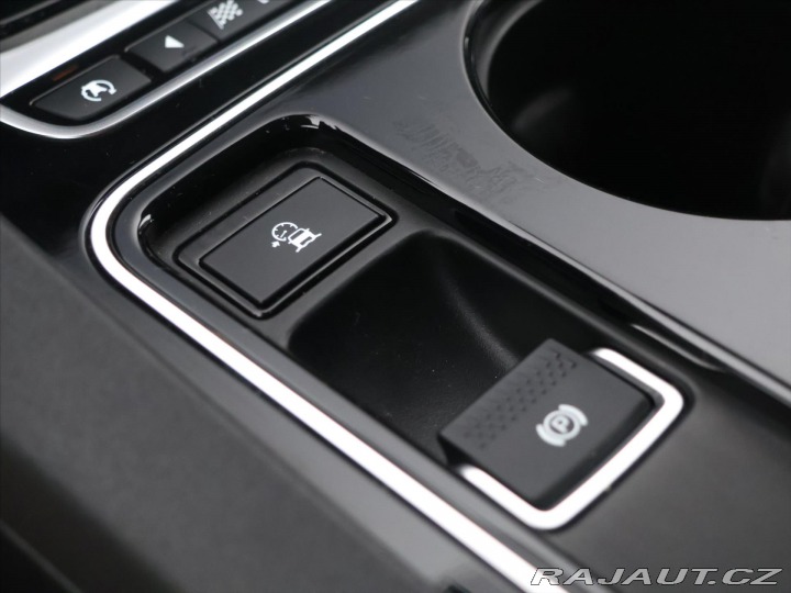 Jaguar F-Pace 3,0 221kW 30d 4x4 Aut. CZ 2016