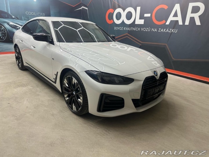 BMW M4 M440i Xdrive M-Paket 2025
