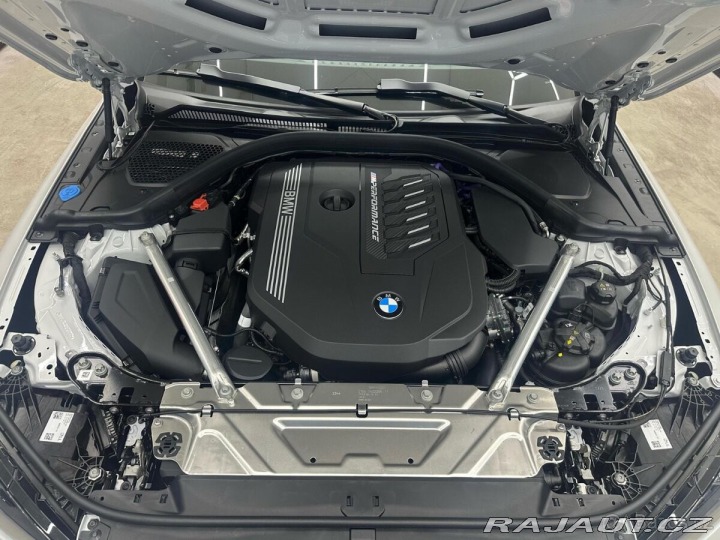 BMW M4 M440i Xdrive M-Paket 2025