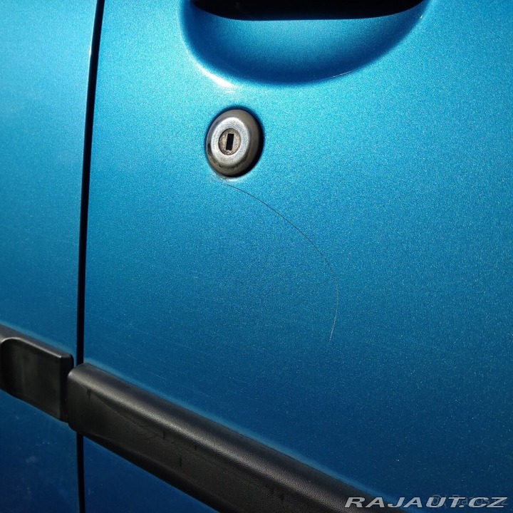 Peugeot 107 1,0   r.v.2011 2011