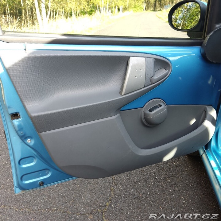 Peugeot 107 1,0   r.v.2011 2011