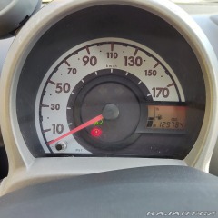 Peugeot 107 1,0 r.v.2011 2011