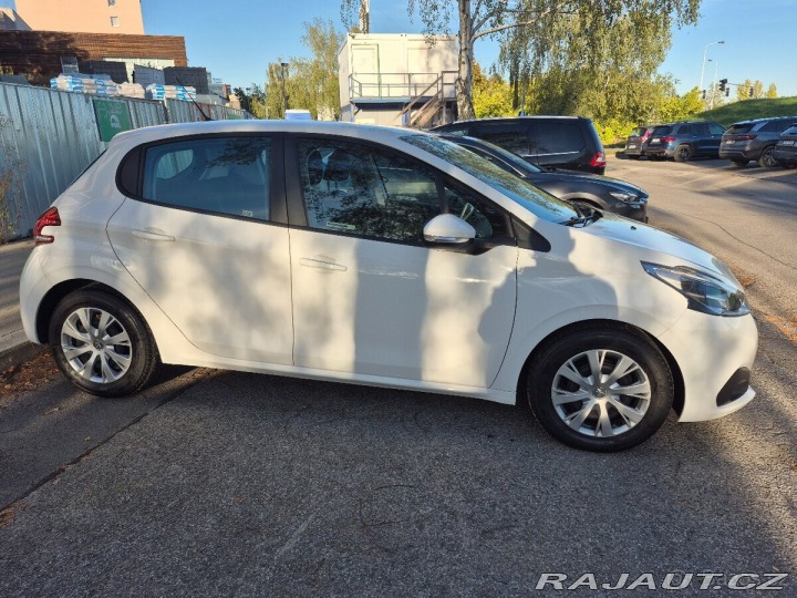 Peugeot 208 1,5 1800