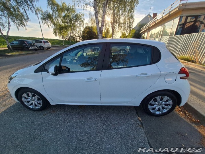 Peugeot 208 1,5 1800