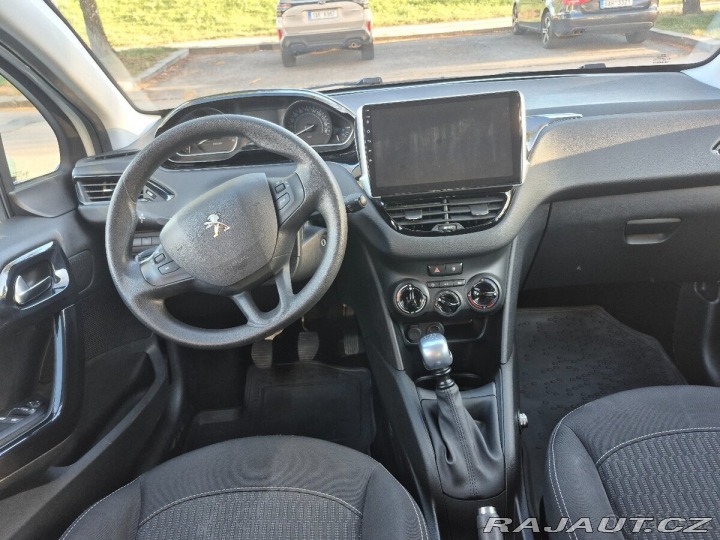 Peugeot 208 1,5 1800