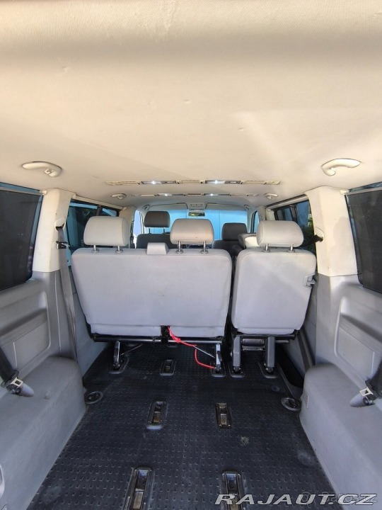Volkswagen Caravelle 2,5 2009