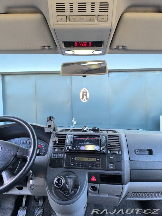 Volkswagen Caravelle 2,5 2009