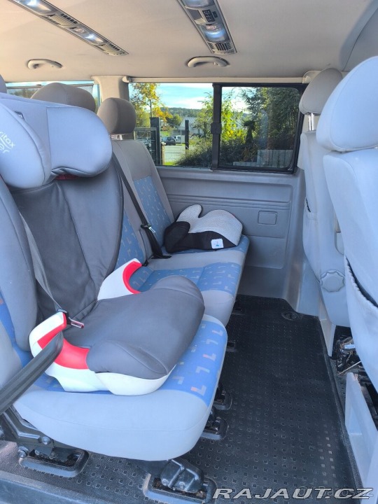 Volkswagen Caravelle 2,5 2009