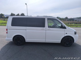 Volkswagen Caravelle 2,5 2009
