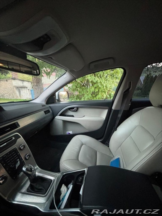 Volvo XC70 D5 AWD ve výbavě Summum 2013