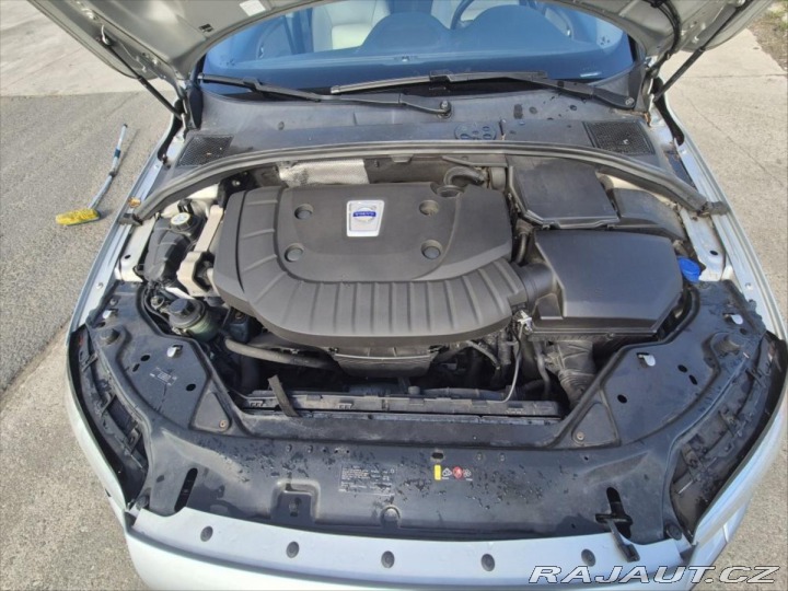Volvo XC70 D5 AWD ve výbavě Summum 2013