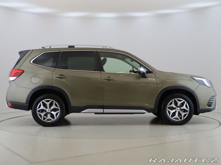 Subaru Forester 2.0,e-Boxer,110KW,4X4,CZ, 2024