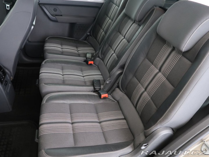 Volkswagen Touran 1.6TDI,77KW,Automat,Tažné 2012