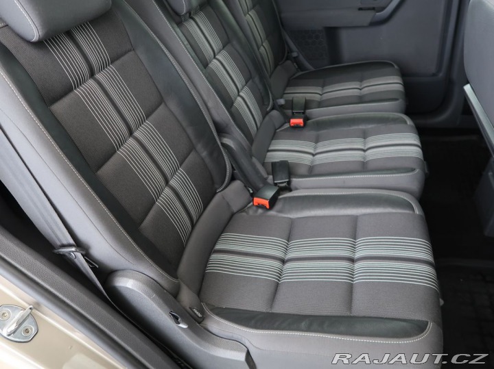 Volkswagen Touran 1.6TDI,77KW,Automat,Tažné 2012