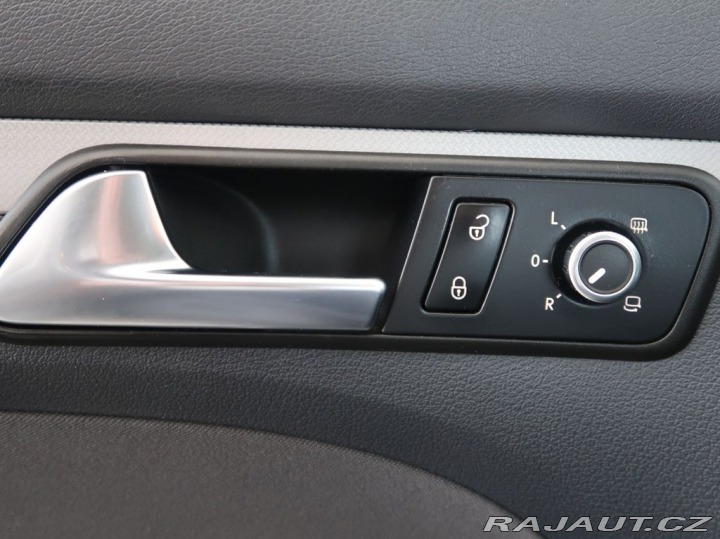 Volkswagen Touran 1.6TDI,77KW,Automat,Tažné 2012