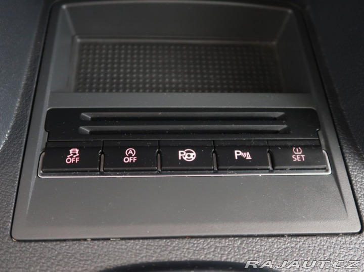 Volkswagen Touran 1.6TDI,77KW,Automat,Tažné 2012