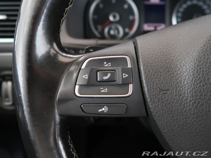 Volkswagen Touran 1.6TDI,77KW,Automat,Tažné 2012