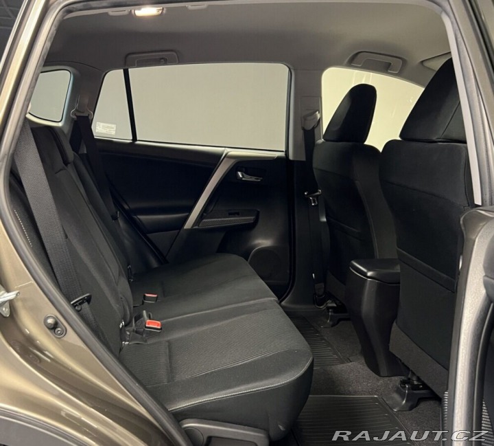 Toyota RAV4 2.2 AT D-CAT  ACTIVE DESI 2015