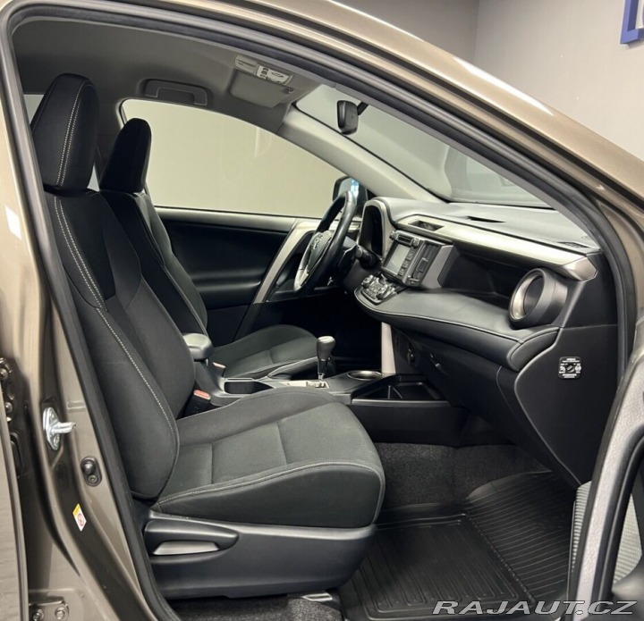 Toyota RAV4 2.2 AT D-CAT  ACTIVE DESI 2015