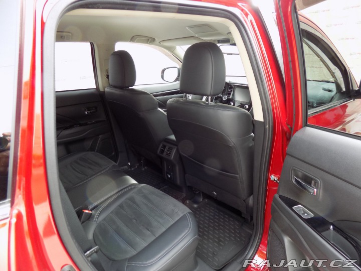 Mitsubishi Outlander 2.4 PHEV/4WD/1.Maj./LED/ 2021