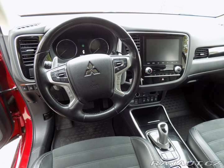 Mitsubishi Outlander 2.4 PHEV/4WD/1.Maj./LED/ 2021