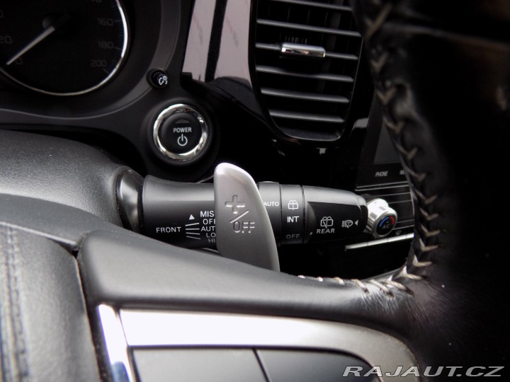 Mitsubishi Outlander 2.4 PHEV/4WD/1.Maj./LED/ 2021