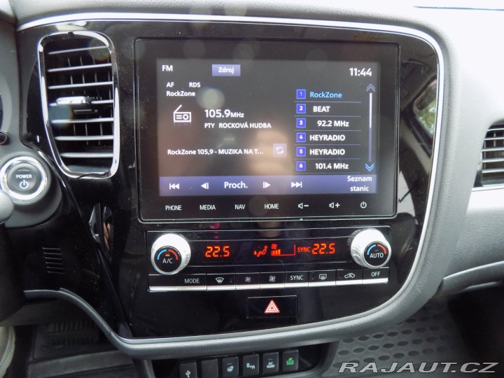 Mitsubishi Outlander 2.4 PHEV/4WD/1.Maj./LED/ 2021