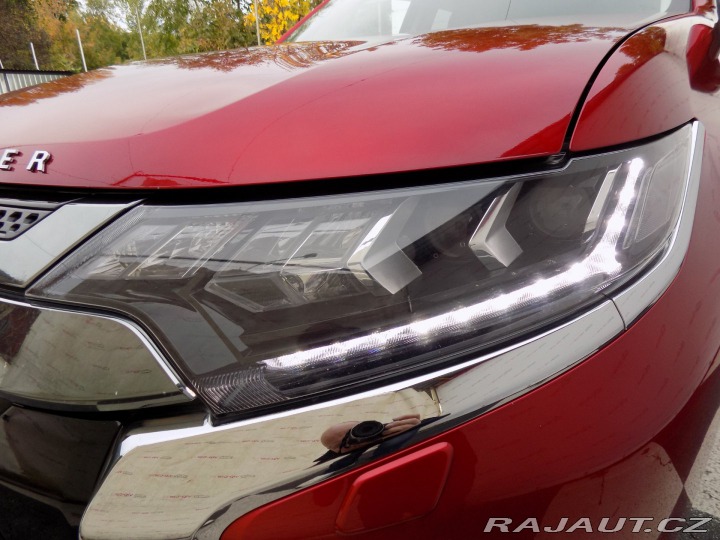 Mitsubishi Outlander 2.4 PHEV/4WD/1.Maj./LED/ 2021