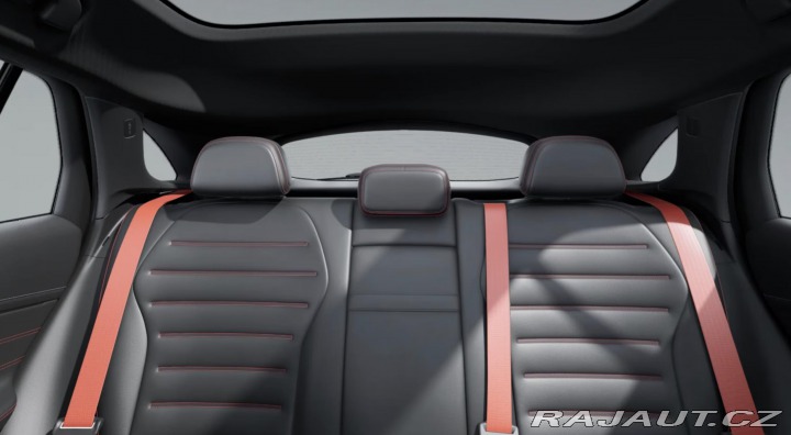 Mercedes-Benz GLC 400 4M AMG+ TAŽ PREMIUM+ 2026