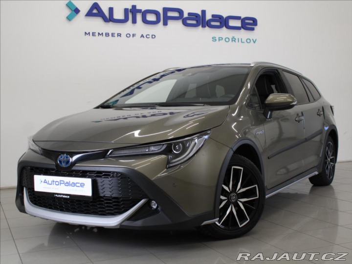 Toyota Corolla 2,0 HEV 135kW TREK 64tkm. 2021