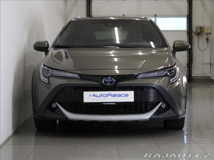 Toyota Corolla 2,0 HEV 135kW TREK 64tkm. 2021