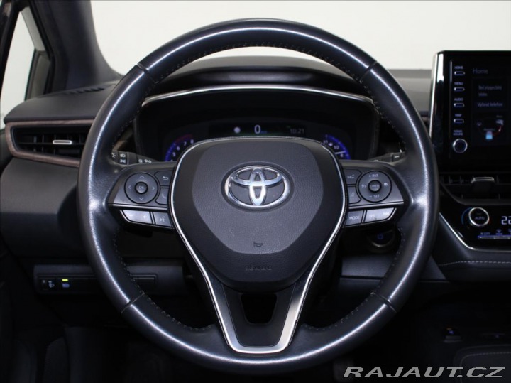 Toyota Corolla 2,0 HEV 135kW TREK 64tkm. 2021