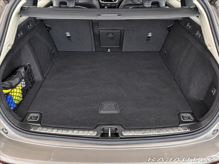 Volvo V60 2,0 145 KW , CORE 2020