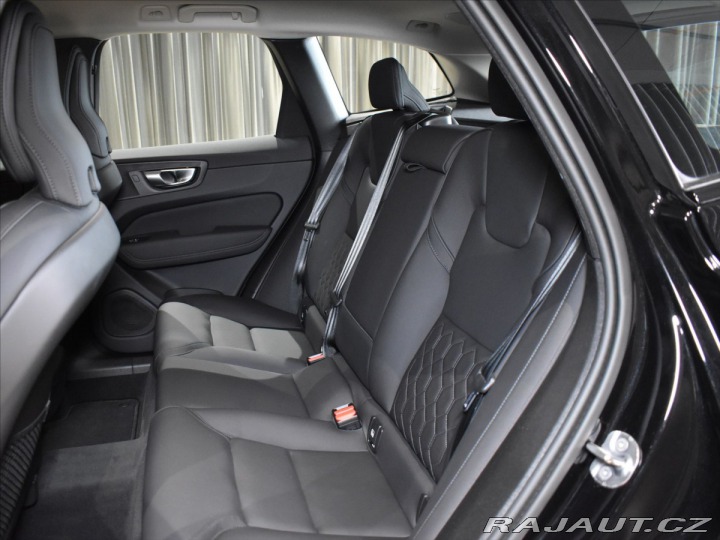 Volvo XC60 2,0 B5 AWD PLUS bezklíč,B 2025