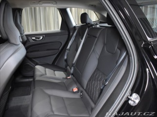 Volvo XC60 2,0 B5 AWD PLUS bezklíč,B 2025